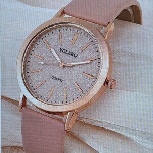 Women’s Quartz Watch Rose Gold Tone Glitter Dial Leather Strap Elegant Gift